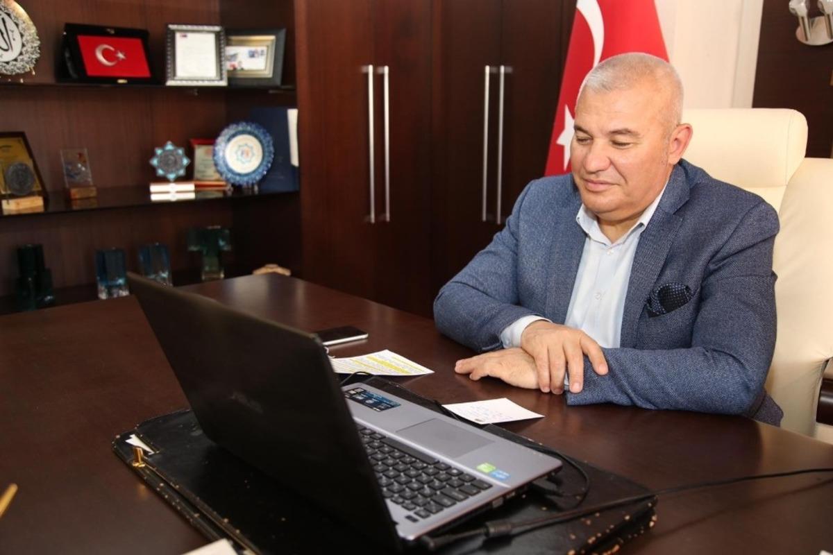 Şahin, Litvan B&uuml;y&uuml;kel&ccedil;iyle telekonferans &uuml;zerinden g&ouml;r&uuml;şt&uuml;