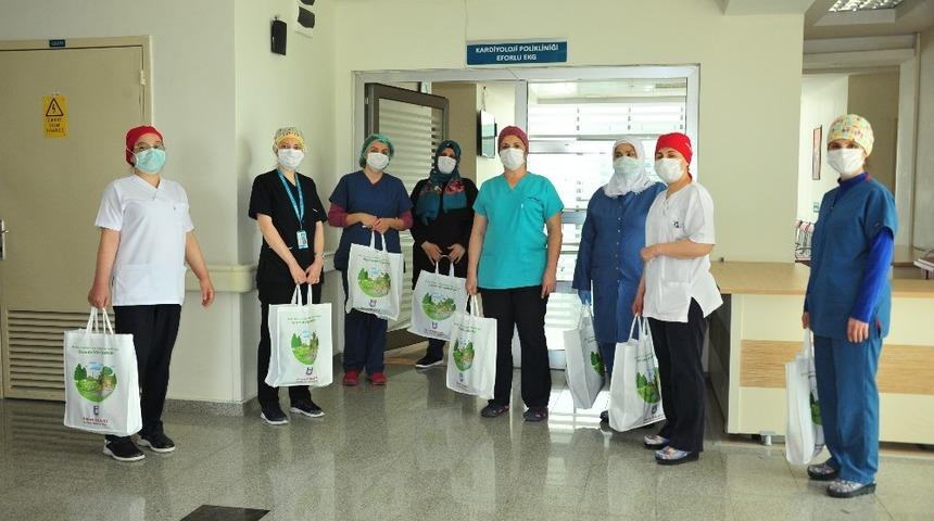 Karaman Belediyesi, Hemşireler Günü’nde sağlık çalışanlarını unutmadı