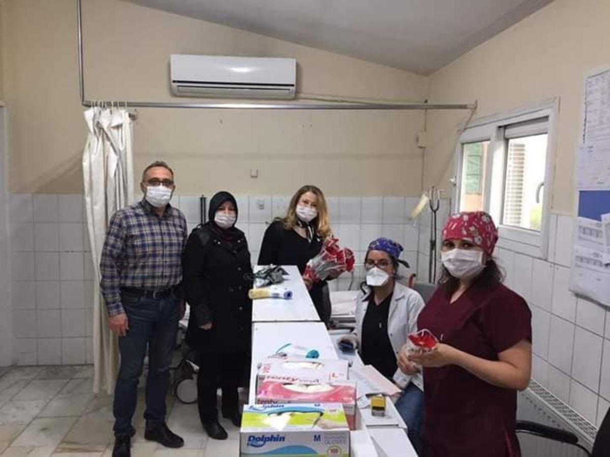 AK Parti&rsquo;lilerden hemşirelere anlamlı ziyaret