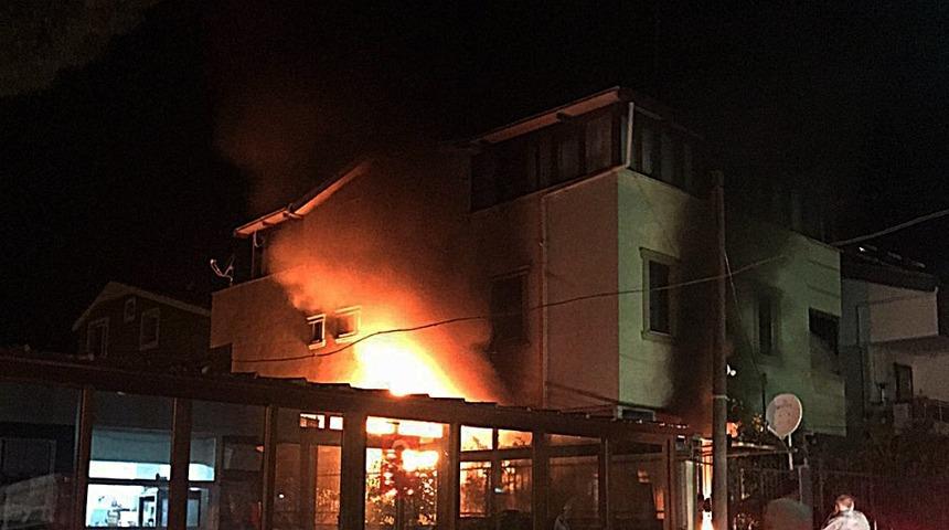 G&uuml;zellik salonu alev alev yandı
