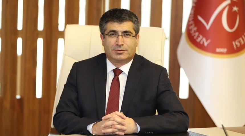 Rekt&ouml;r Aktekin, NEV&Uuml; Bahar d&ouml;nemi sınav usullerini a&ccedil;ıkladı