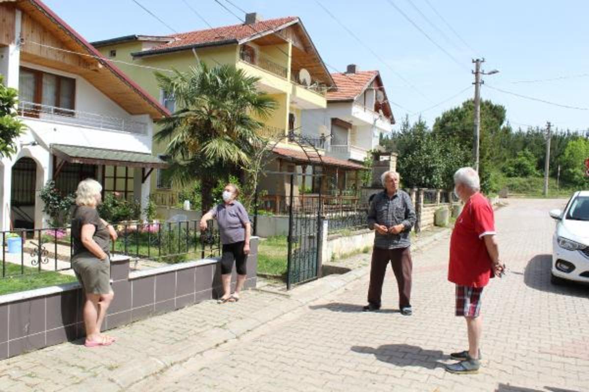 Yazlık&ccedil;ılar koronavir&uuml;s korkusuyla evlerine kapandı