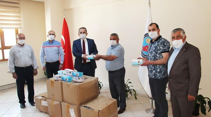 Tosya Kaymakamlığından mahalle ve k&ouml;ylere 10 bin adet maske