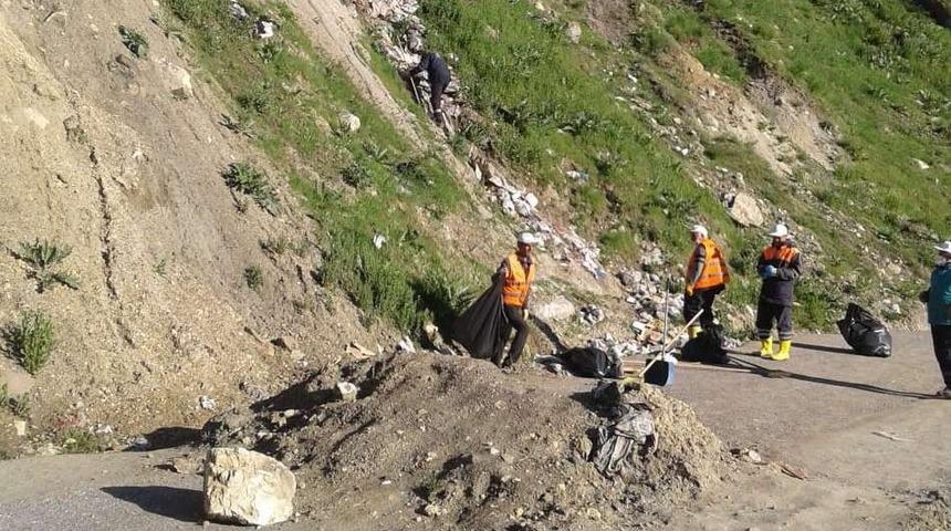 Hakkari&rsquo;de dere yatakları temizleniyor