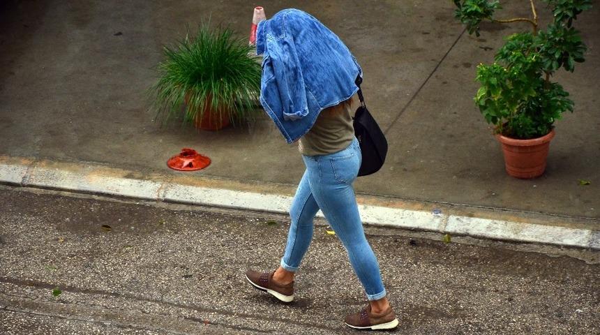 Doğu Karadeniz&rsquo;de g&ouml;k g&uuml;r&uuml;lt&uuml;l&uuml; sağanak yağış bekleniyor