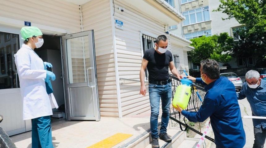 K&ouml;rfez Belediyesi&rsquo;nden berber ve kuaf&ouml;rlere dezenfektan pompası