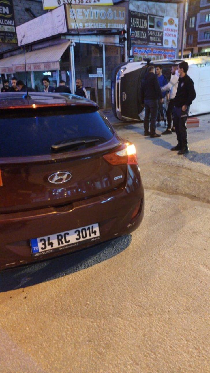 Otomobille kamyonet çarpıştı: 1 yaralı G4