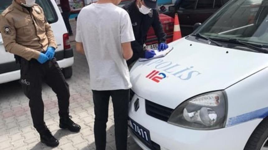 Maskesiz dolaşan 18 kişi para cezası