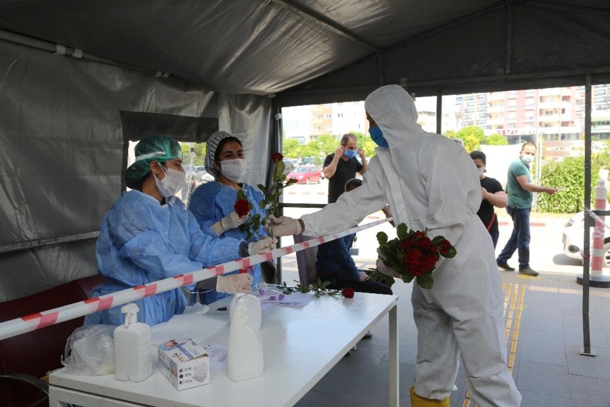 Başkan Tollu&rsquo;dan hemşirelere g&uuml;l