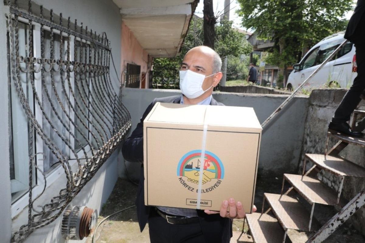 K&ouml;rfez Belediyesi&rsquo;nden vatandaşlara gıda yardımı
