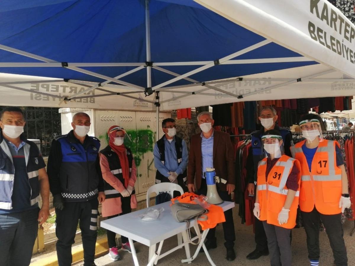 Kartepe&rsquo;de semt pazarlarında vatandaşlar tek tek uyarılıyor