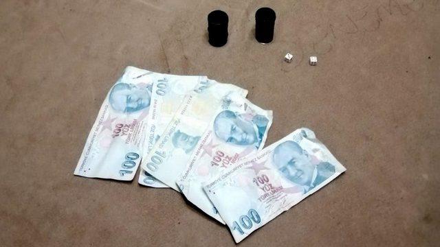 Kumar oynayan 3 kişiye 13 bin 125 TL ceza kesildi