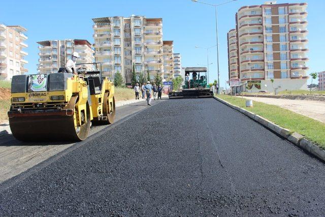 Kahta Belediyesi sıcak asfalt çalışmalarına başladı