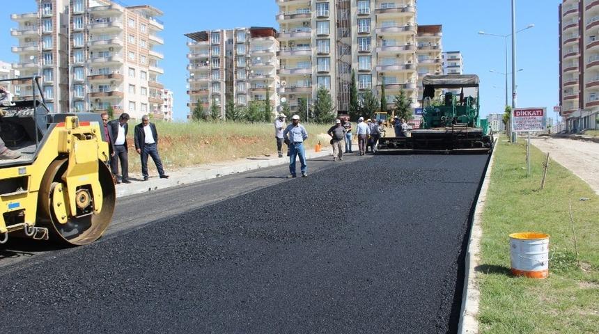 Kahta Belediyesi sıcak asfalt çalışmalarına başladı
