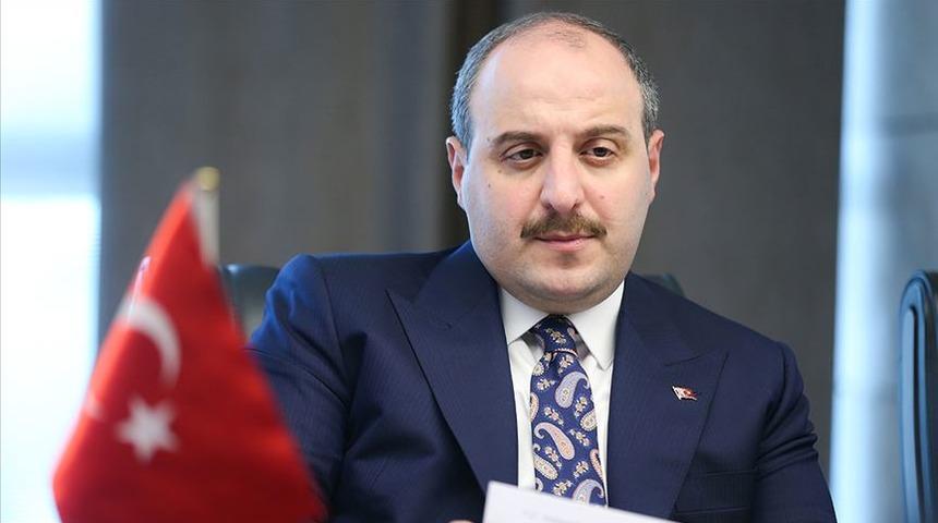 Bakan Varank: 3-4 g&uuml;n boyunca hastanede belimde silahla dolaştım