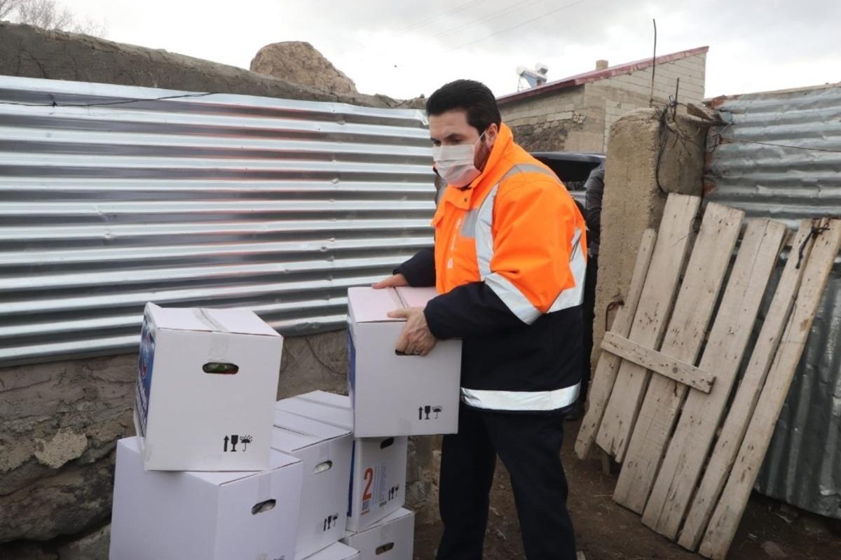 Başkan Sayan, her g&uuml;n Vefa Sosyal Destek Grubu adına &ccedil;alışıyor