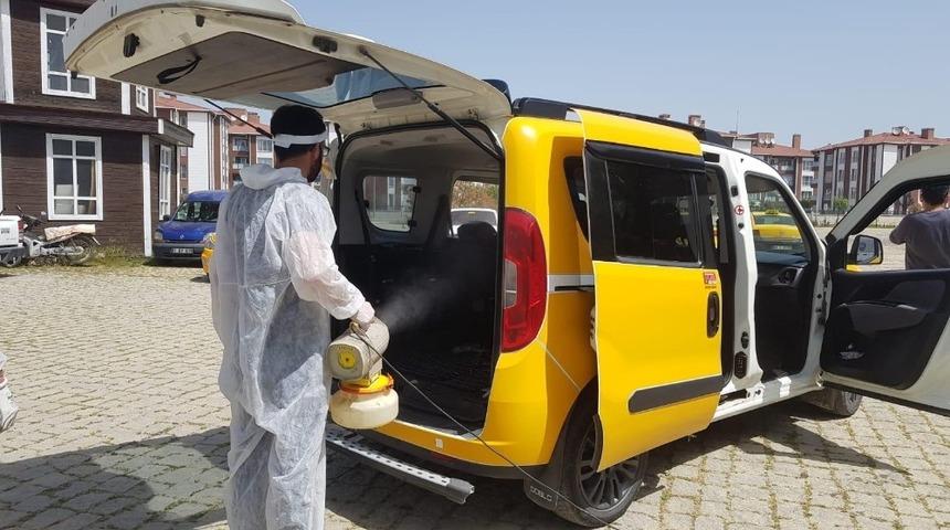 D&uuml;zce&rsquo;de taksiler dezenfekte edildi