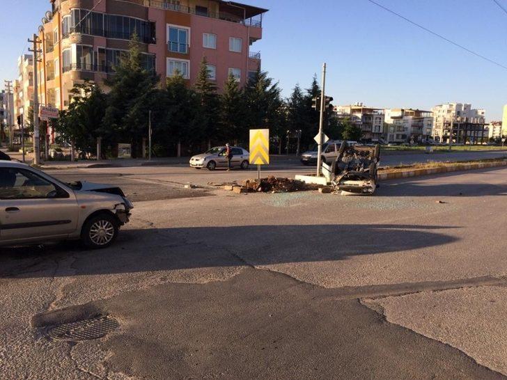 Adıyaman’da iki otomobil çarpıştı, 2 yaralı G3
