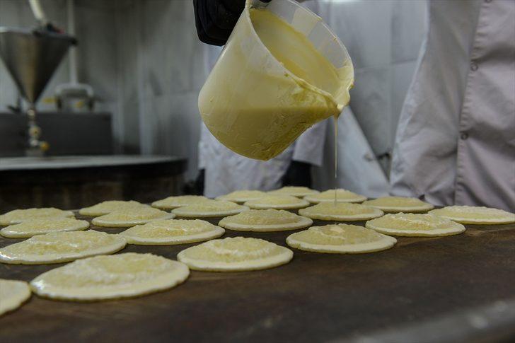 İftar sofralarının vazgeçilmez tatlısı: Yassı kadayıf tarifi G5