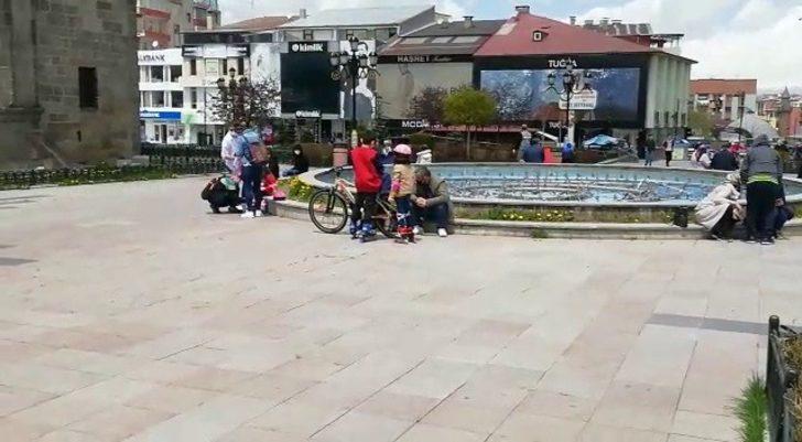 Erzurum’da çocukların paten ve bisiklet keyfi
