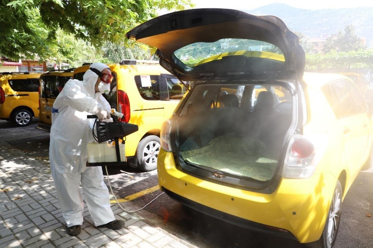 Taksi ve taksi durakları dezenfekte edildi