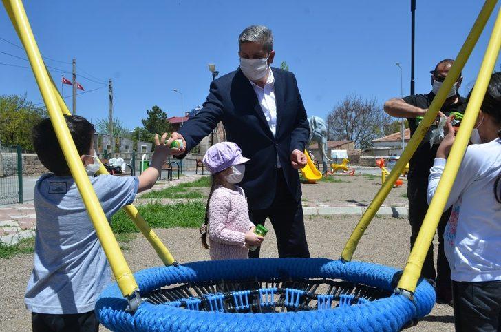Parklara akın eden çocukları Başkan Özkan Altun karşıladı G3