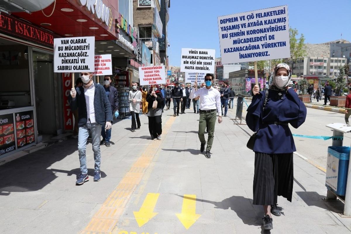 Van&rsquo;da korona vir&uuml;sle m&uuml;cadele y&uuml;r&uuml;y&uuml;ş&uuml;