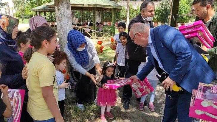 Sokağa çıkan çocuklar çifte mutluluk yaşadı G5