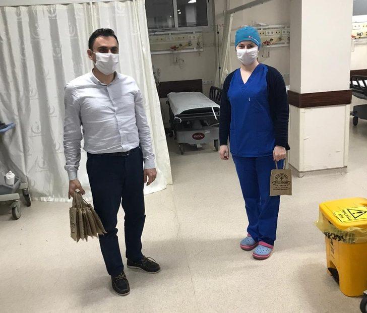 AK Parti Marmaris İlçe Başkanından gece nöbet tutan beyaz meleklere anlamlı ziyaret G2