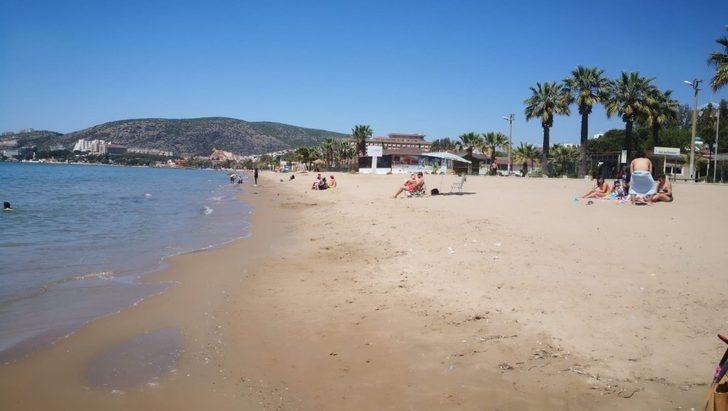 40 gün sonra sokağa çıkan çocuklar, Kuşadası’nda plajlara koştu G3