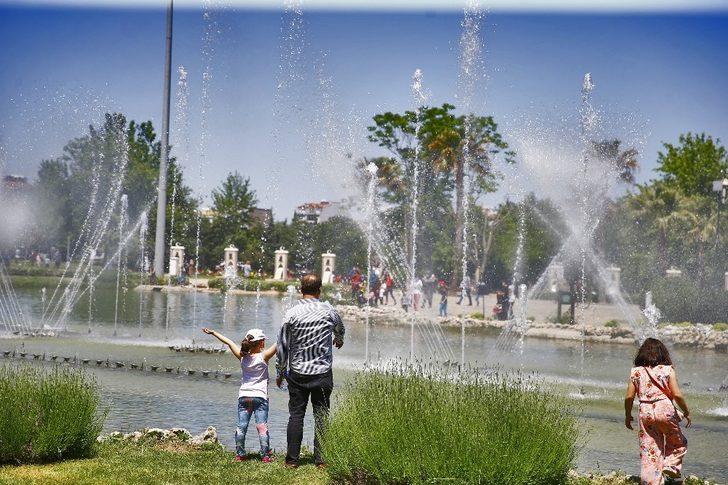 Denizli’nin parklarında renkli görüntüler ortaya çıktı G2