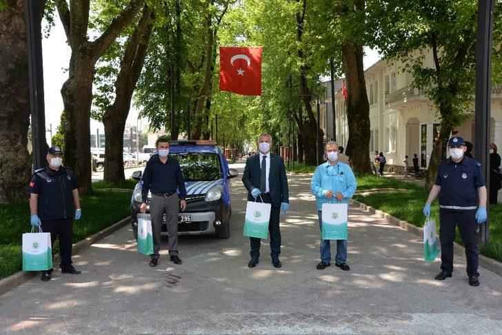 Hendek Belediyesinden esnafa hijyen seti G3