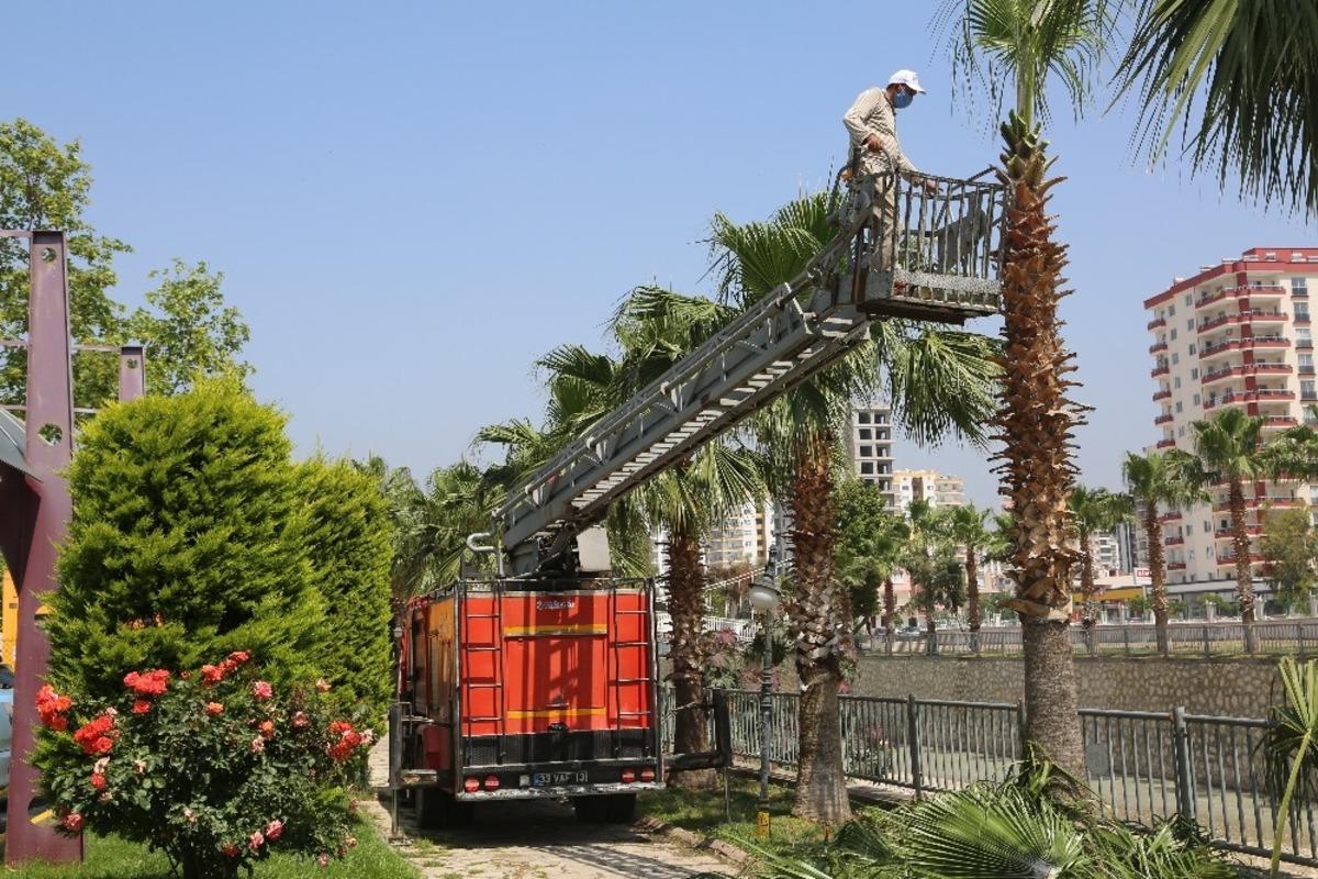 Erdemli&rsquo;de sahil bandı ve parklar yaza hazırlanıyor