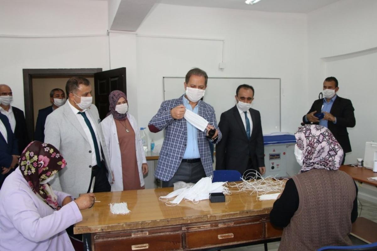 Milli Eğitim M&uuml;d&uuml;rl&uuml;ğ&uuml;&rsquo;nden Tomarza Halk Eğitim Merkezi&rsquo;ne malzeme desteği