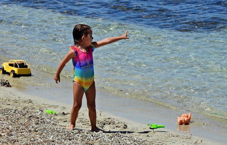 Ünlü tatil merkezinde plajlar tıklım tıklım doldu G2
