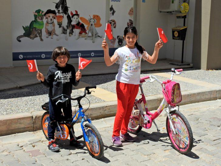 Ünlü tatil merkezinde plajlar tıklım tıklım doldu G5