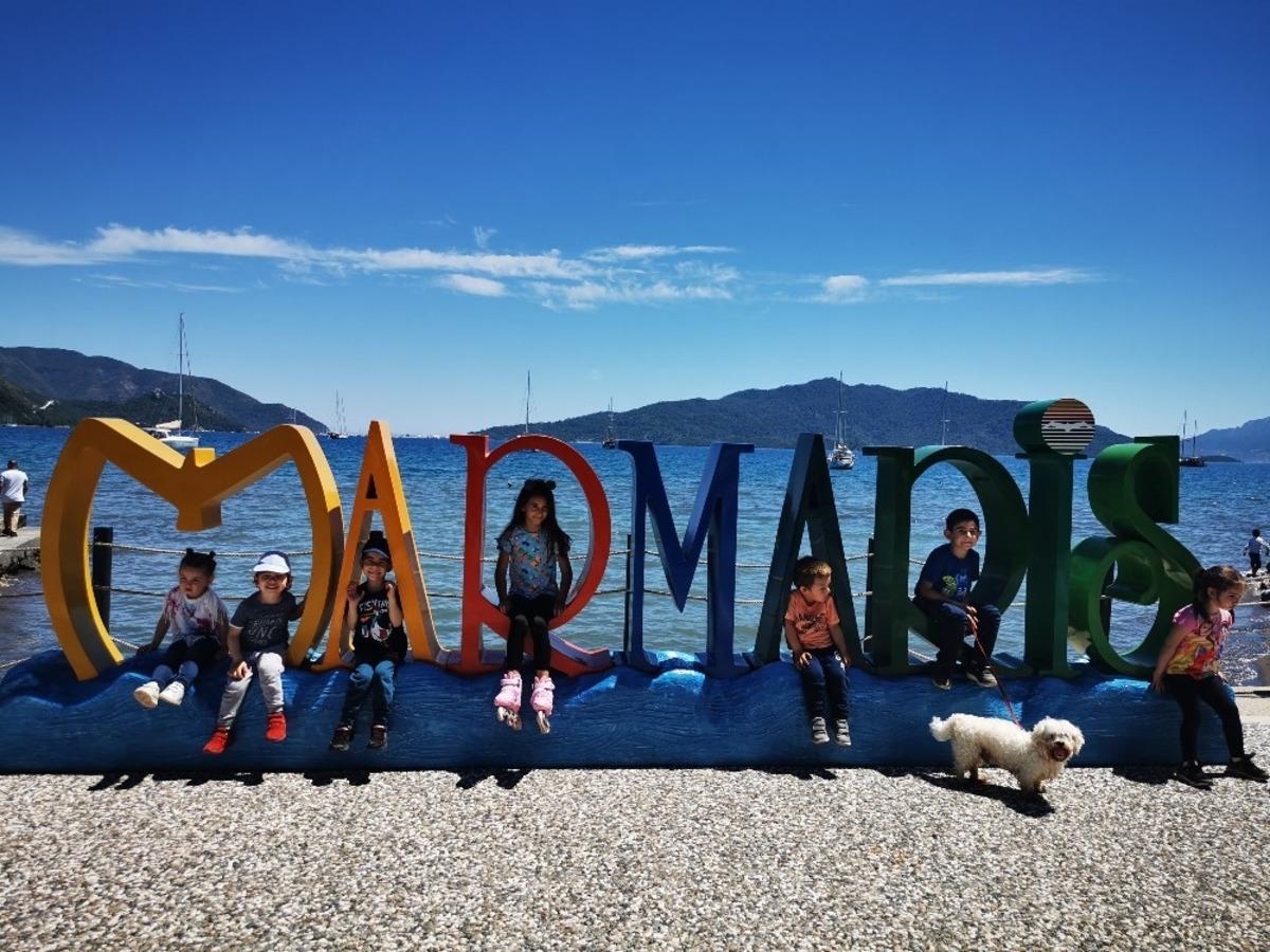 Marmaris sokakları &ccedil;ocuklarla şenlendi