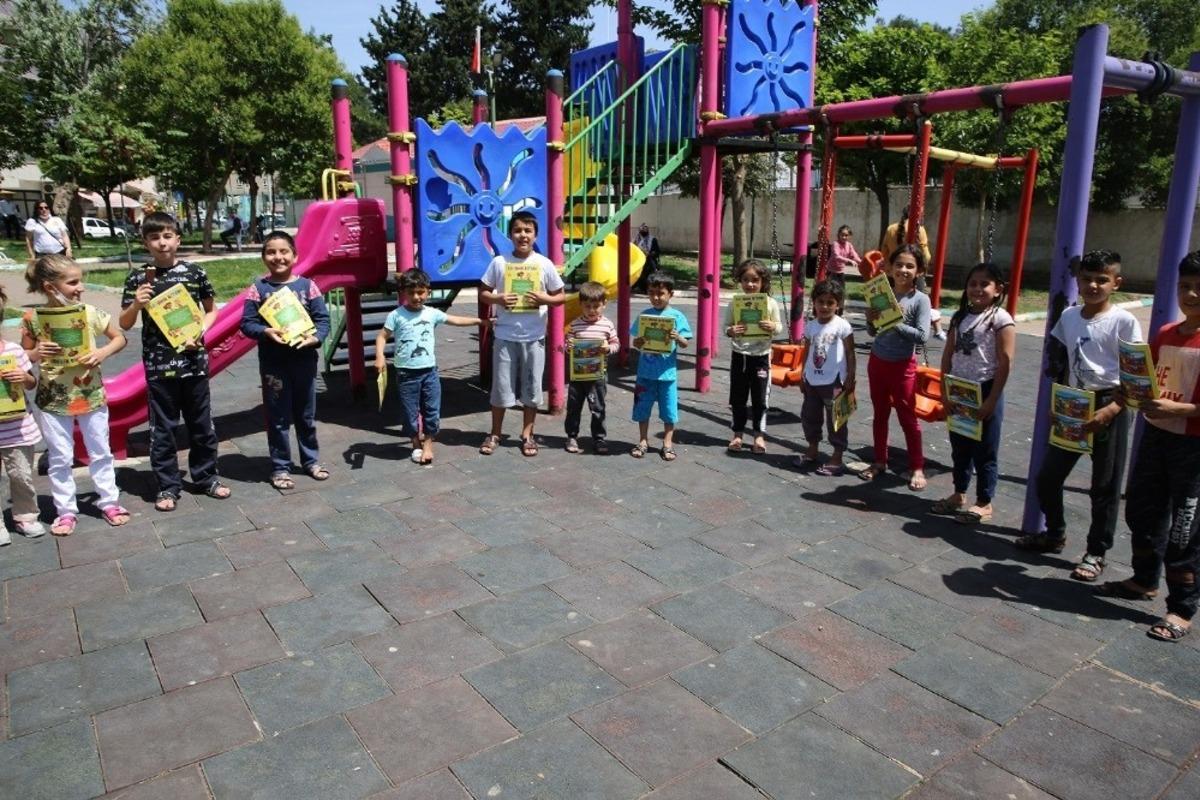 Haliliye&rsquo;den &ccedil;ocuklara boyama kitabı s&uuml;rprizi