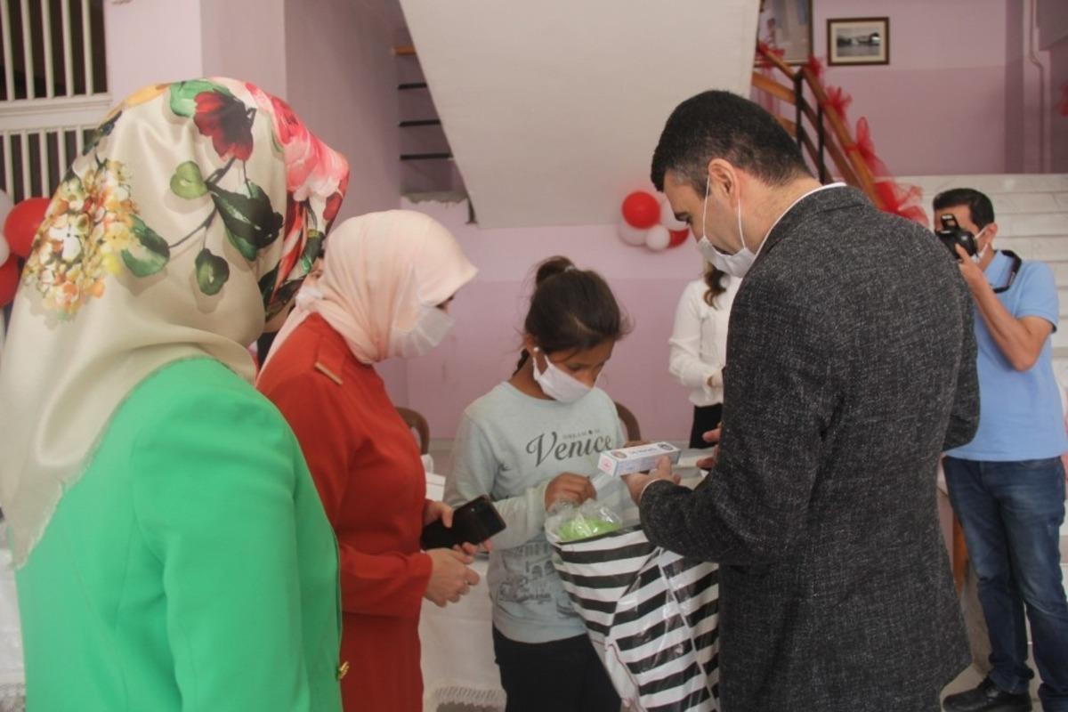 Şanlıurfa&rsquo;da 430 yetim &ccedil;ocuğun bayramlık heyecanı