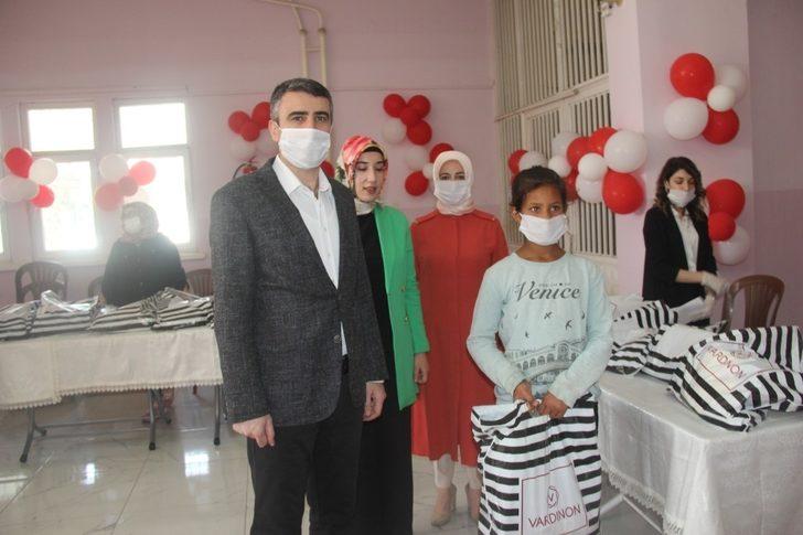 Şanlıurfa’da 430 yetim çocuğun bayramlık heyecanı G3