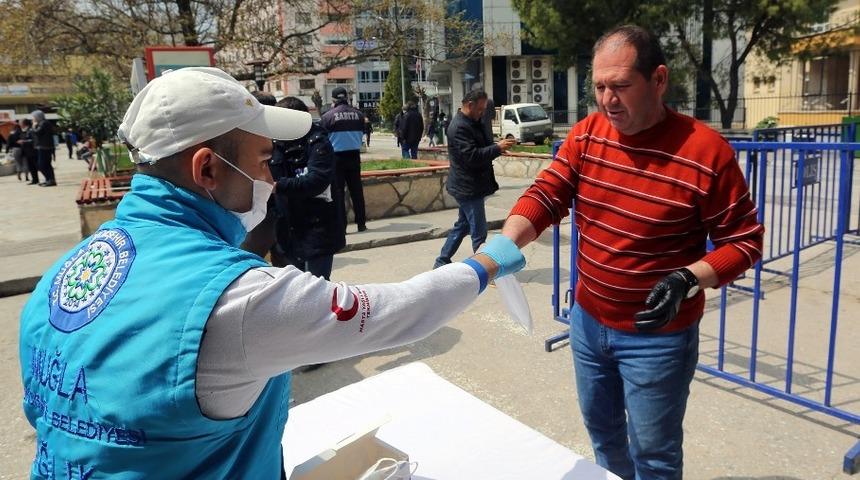 Muğla&rsquo;da maskesiz sokağa &ccedil;ıkmak yasak