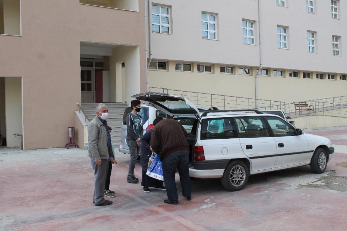 İstanbul&rsquo;dan Kastamonu&rsquo;ya gelen 5 kişilik aile yurtta karantinaya alındı