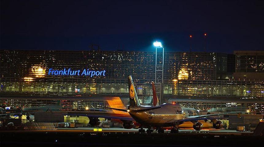 Amerikalı gen&ccedil; Almanya'daki kız arkadaşını g&ouml;rmek i&ccedil;in temizlik&ccedil;i kılığına girdi