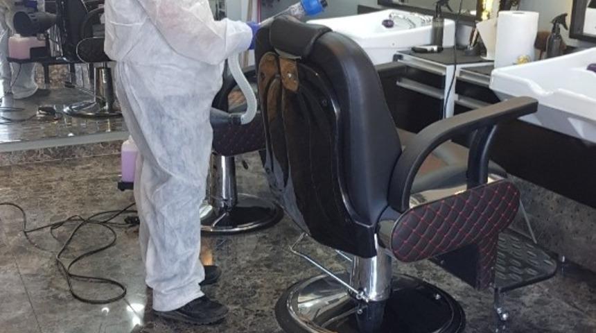 Eğirdir&rsquo;de berber, kuaf&ouml;r salonları ve taksiler dezenfekte edildi