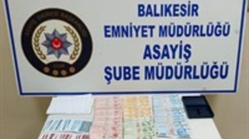 Kumarhaneye çevrilen eve polis baskını