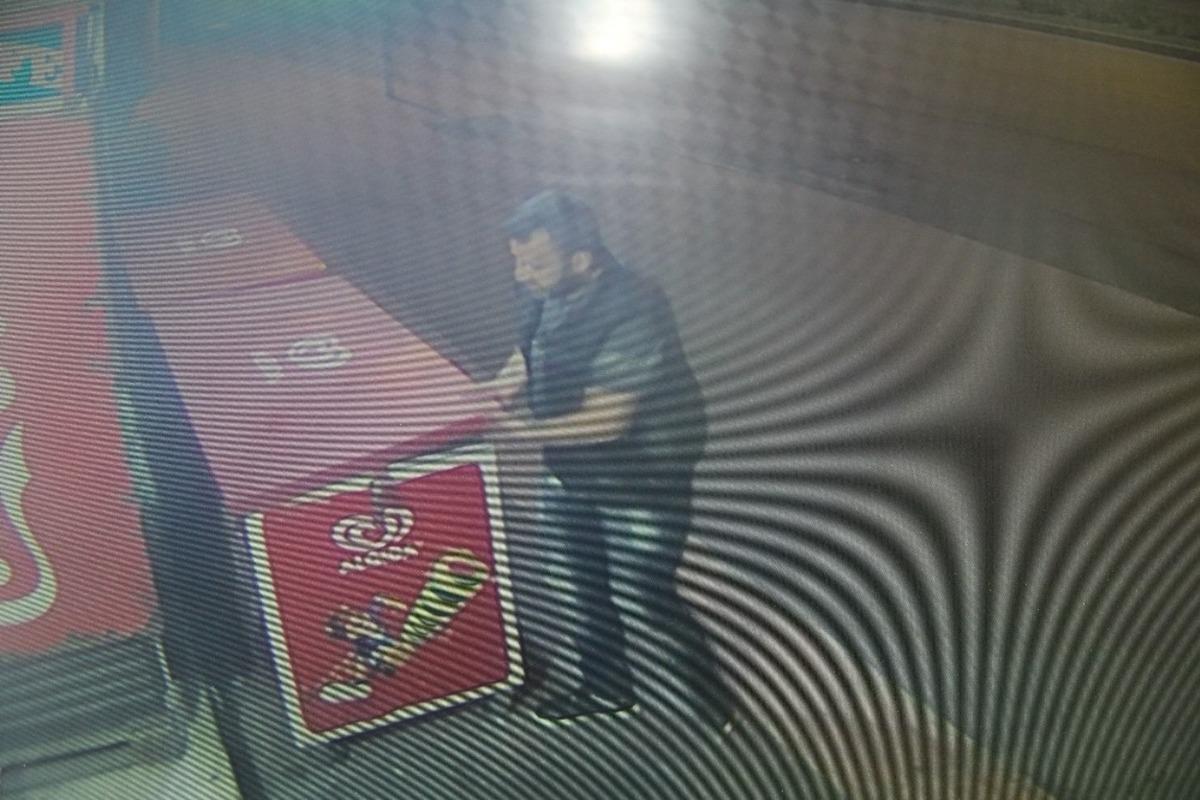 Hırsız &ccedil;aldı, &ccedil;ocuklar geri getirdi