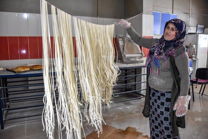 Ramazanda yoğun ilgi gören asırlık lezzet erişte sofralara kargoyla ulaştırılıyor G5