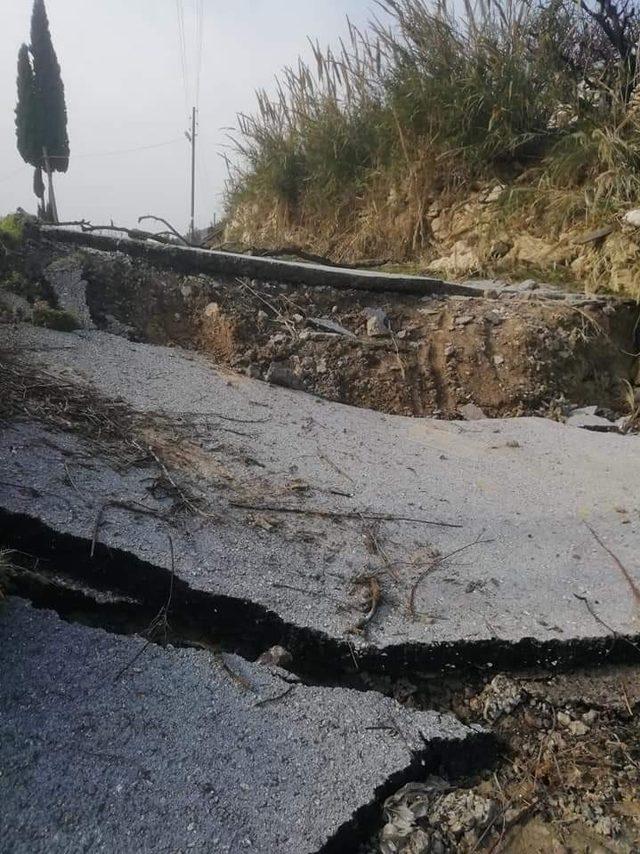 Silifke’de çöken yollar hasat öncesi onarıldı