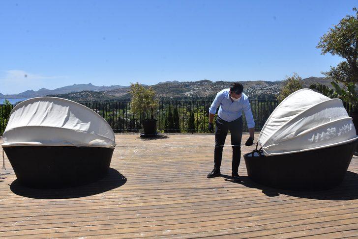 Otellerde sosyal mesafe kuralına uygunluk metreyle ölçüldü G2