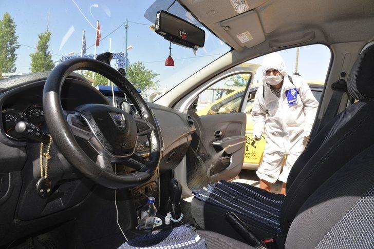 Taksiler dezenfekte istasyonundan geçti G3